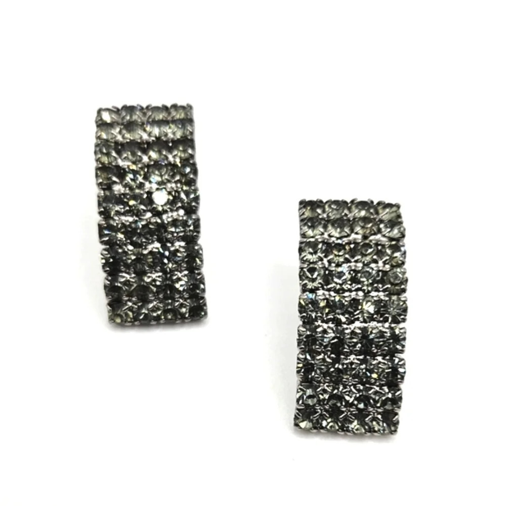 🟢3/$19🟢 Rhinestones  in Silver Tone Setting Vintage Earrings PIERCED